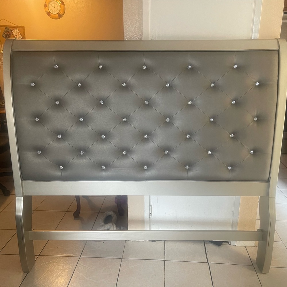Beautiful Queen Head board